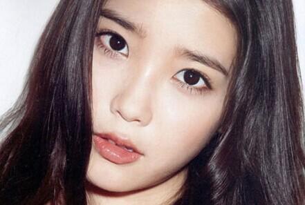 塌鼻子照样美的一塌糊涂！不过她们顶多是不如别人挺