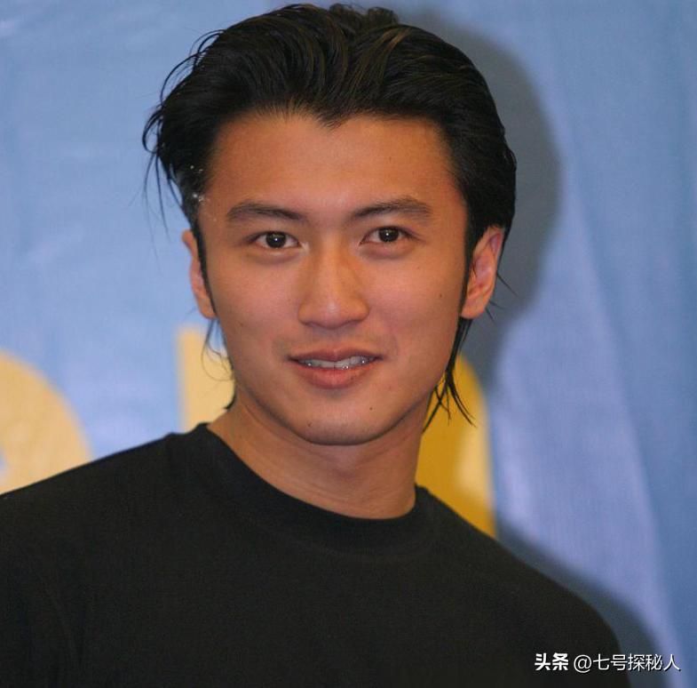 谢霆锋淡出娱乐圈_谢霆锋镖人电影获赞_谢霆锋央媒双点名气场大