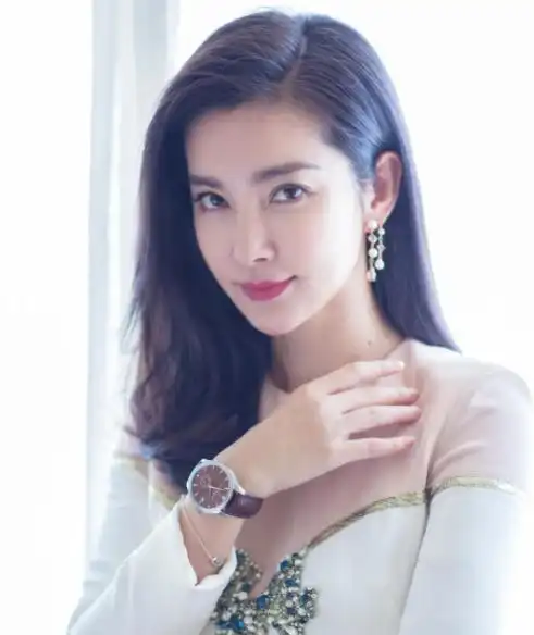 娱乐圈哪些女名星很矮_矮女星魅力_娇小女星风采