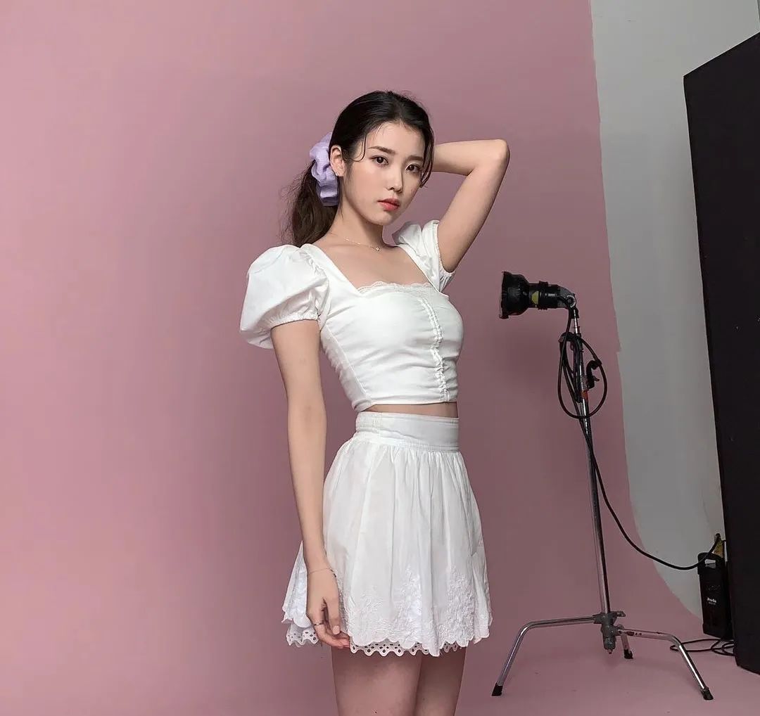 女明星红毯穿搭_晚装女明星_春季时尚趋势