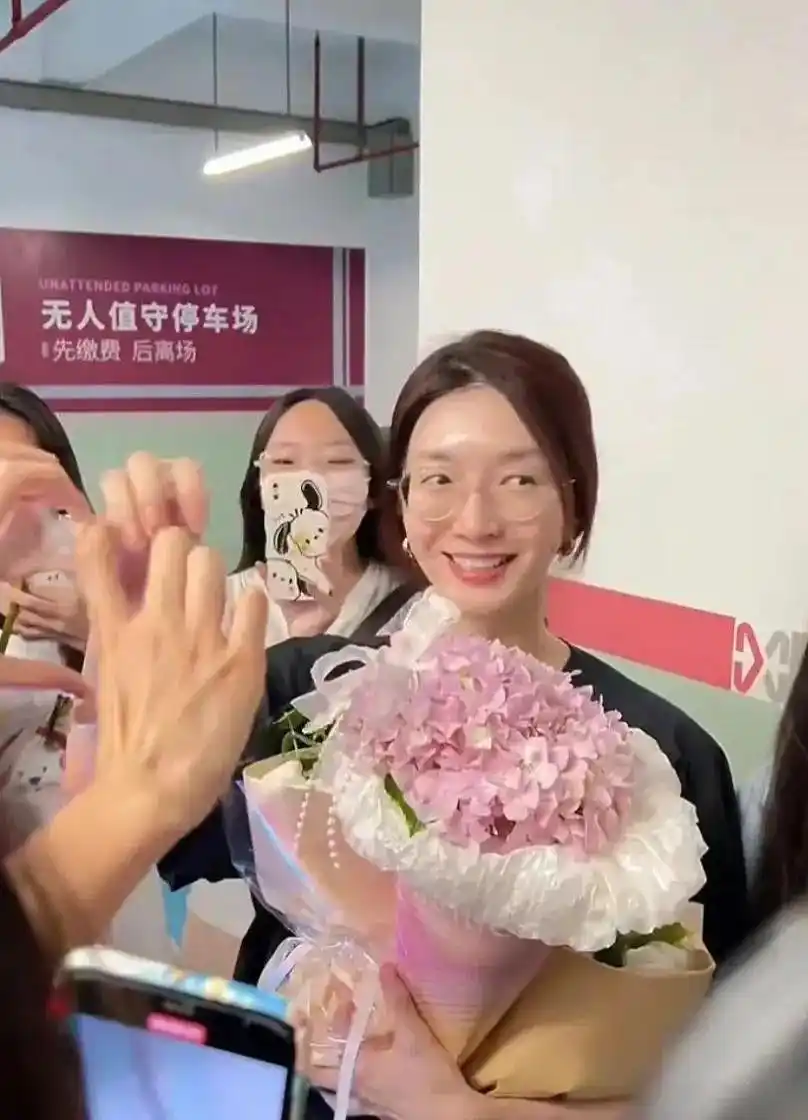 国内雀斑多的女明星_明星卸妆前后颜值对比_娱乐圈真实素颜