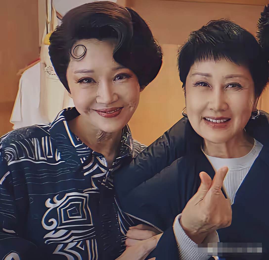 女明星 发型_短发显老雷区_中老年女性扎发造型