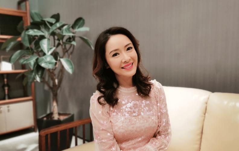 向海岚为何退出娱乐圈_退出娱乐圈叫啥_退出娱乐圈意思